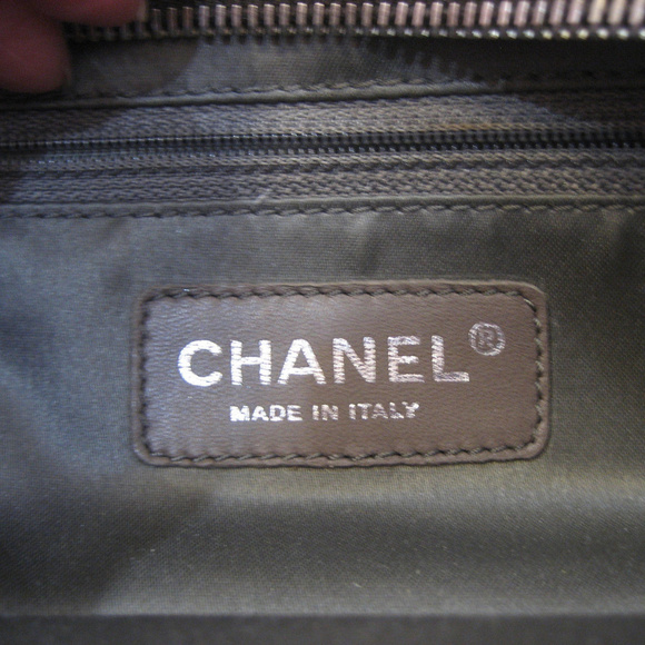 CHANEL NWT Pocket in the City Brown Bag - Picture 4 of 8